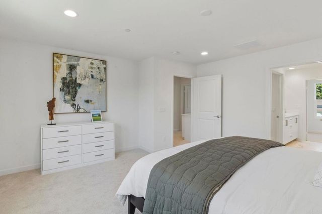 717 Kingbird Loop, Oceanside, CA 92058