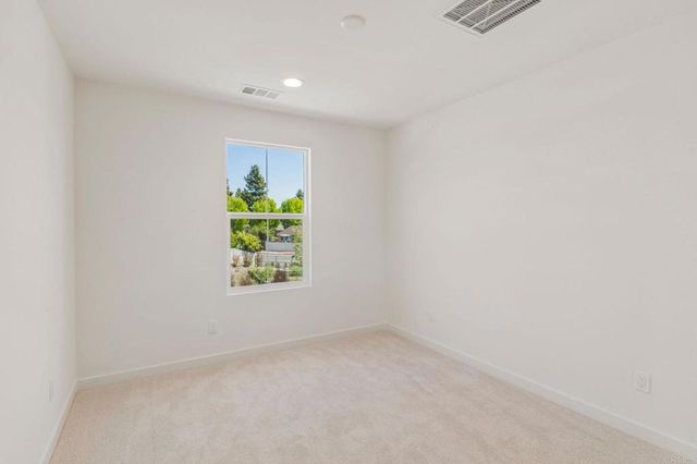 717 Kingbird Loop, Oceanside, CA 92058