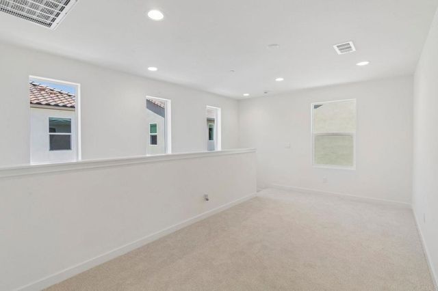 717 Kingbird Loop, Oceanside, CA 92058