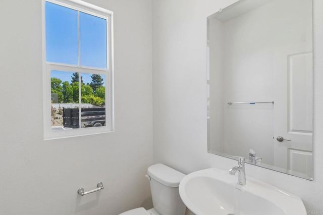 717 Kingbird Loop, Oceanside, CA 92058