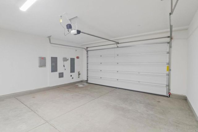 717 Kingbird Loop, Oceanside, CA 92058