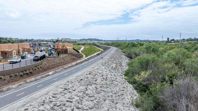 717 Kingbird Loop, Oceanside, CA 92058