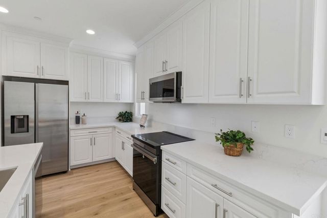 717 Kingbird Loop, Oceanside, CA 92058