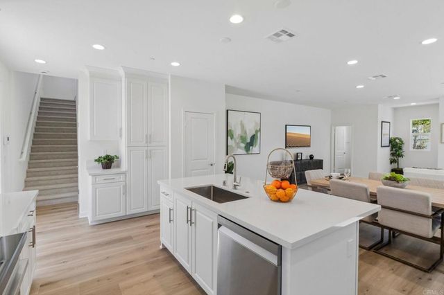 717 Kingbird Loop, Oceanside, CA 92058
