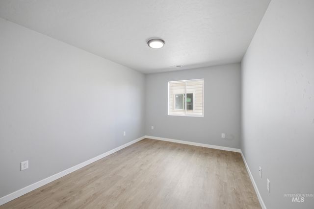 6643 W Redwood Creek Dr, Meridian, ID 83646