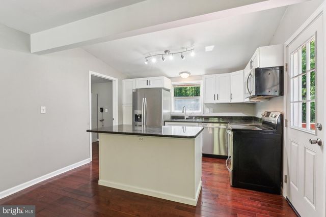 40147 DOCKSER DR, Mechanicsville, MD 20659