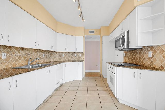 3370 Hidden Bay Drive 804, Aventura, FL 33180