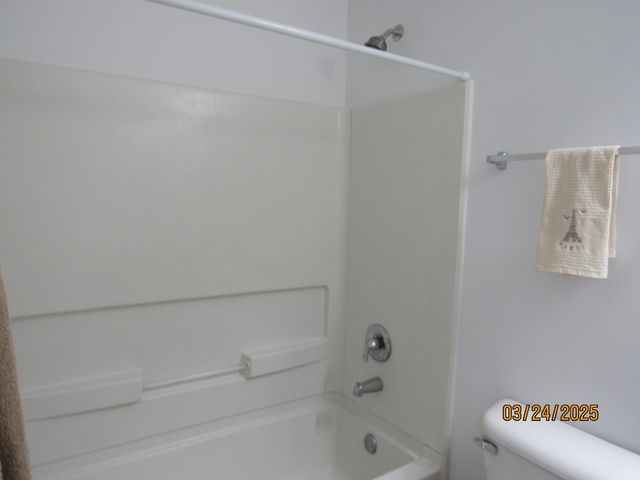 494 S Jade Lane, Round Lake, IL 60073