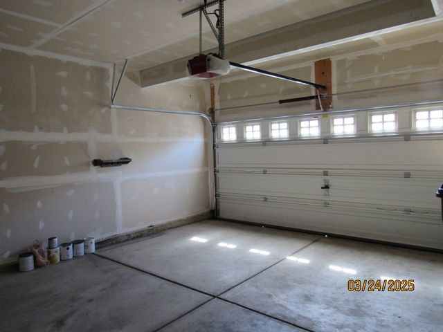 494 S Jade Lane, Round Lake, IL 60073