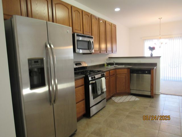 494 S Jade Lane, Round Lake, IL 60073