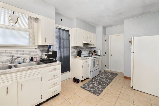 123 Harrington Avenue, Warwick, RI 02888