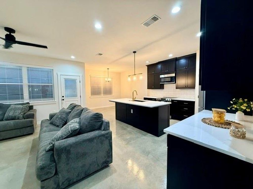 221 Hester ST, Lexington, TX 78947