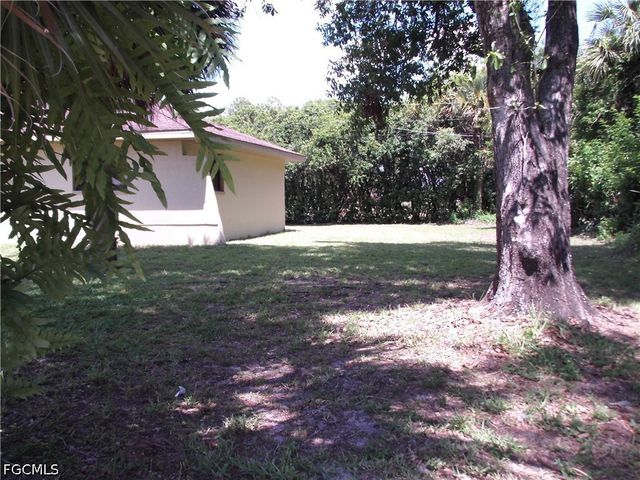 426 Hamilton AVE, Lehigh Acres, FL 33972