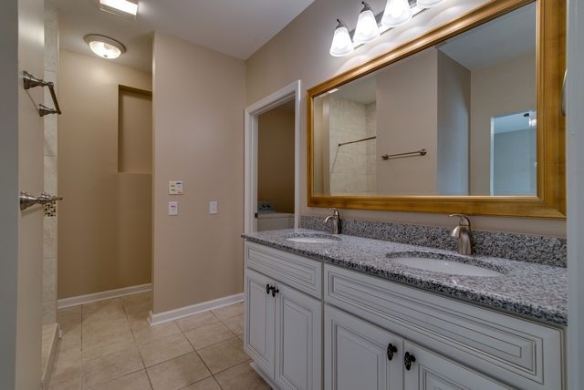 126 Tallwood Dr, Nashville, TN 37211