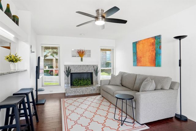 30 Park Lane, Bedford, TX 76021