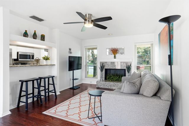 30 Park Lane, Bedford, TX 76021