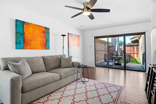 30 Park Lane, Bedford, TX 76021