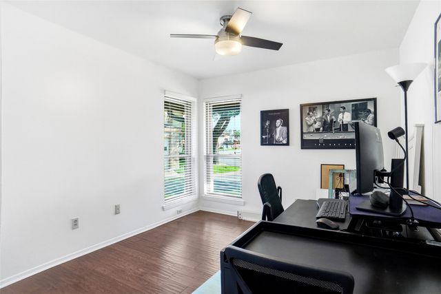 30 Park Lane, Bedford, TX 76021