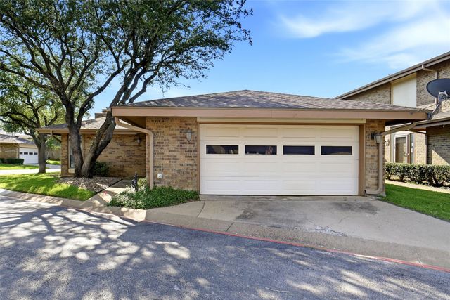 30 Park Lane, Bedford, TX 76021