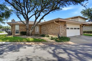 30 Park Lane, Bedford, TX 76021