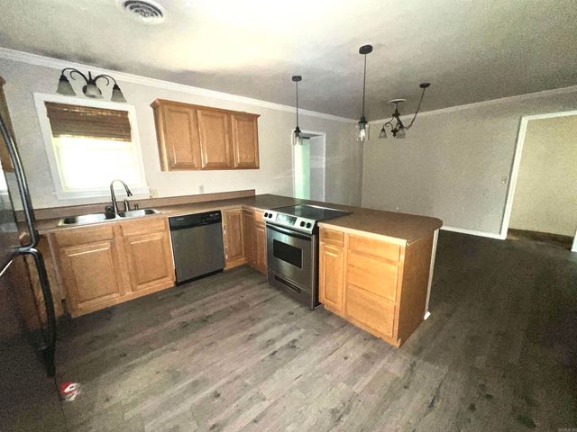 201 E Wiley Street, Star City, AR 71667