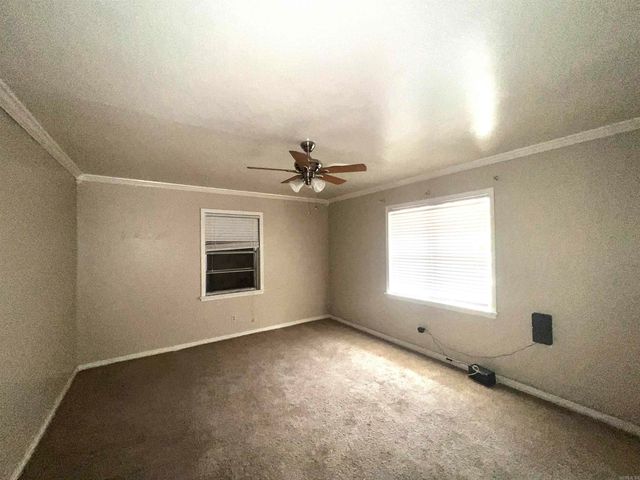 201 E Wiley Street, Star City, AR 71667