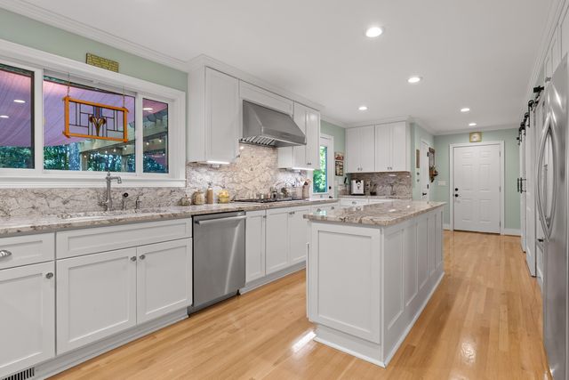 12 Old Hickory Lane, Signal Mountain, TN 37377