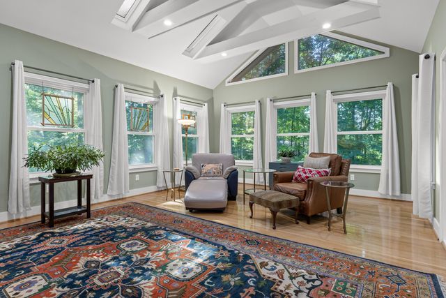 12 Old Hickory Lane, Signal Mountain, TN 37377
