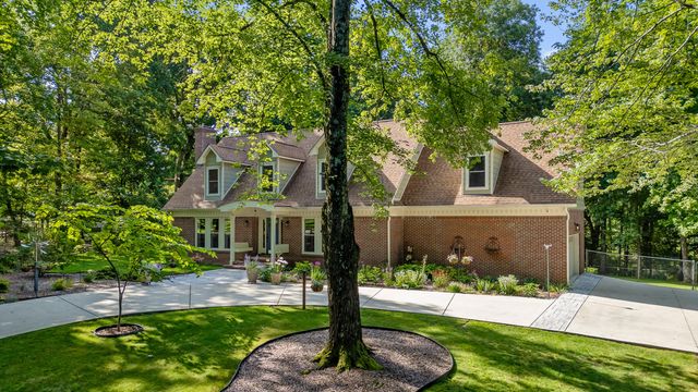 12 Old Hickory Lane, Signal Mountain, TN 37377
