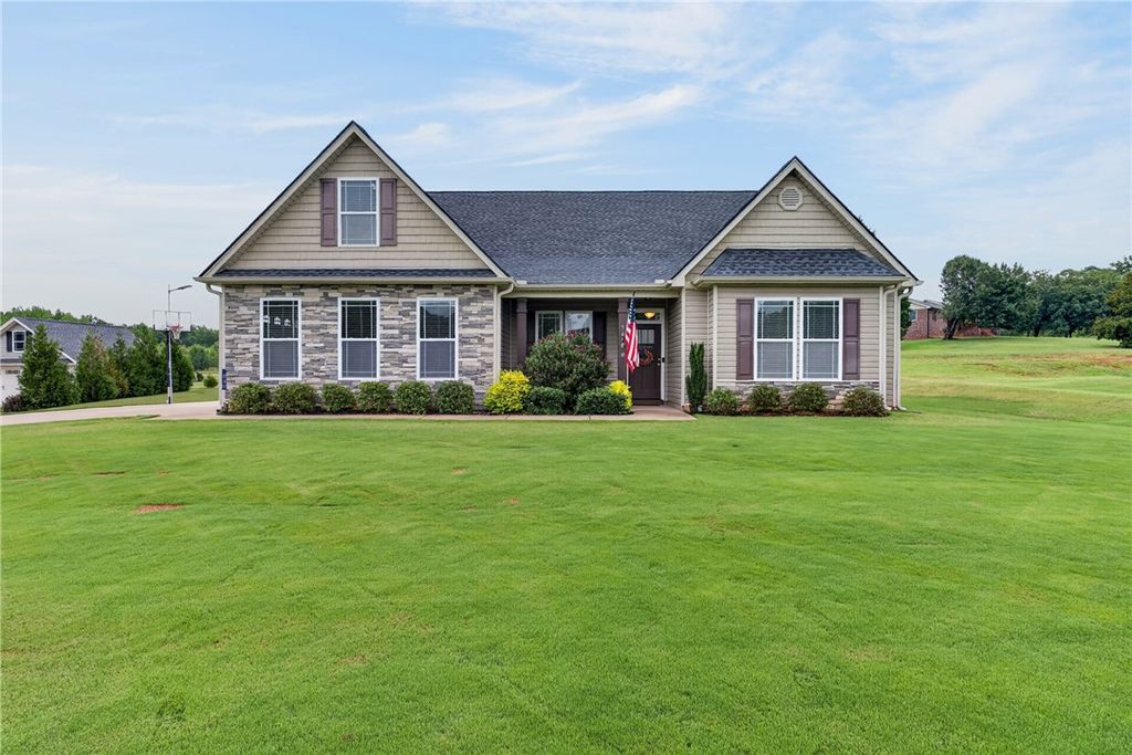 545 Weatherly Road, Inman, SC 29349