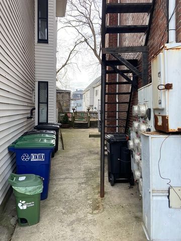 26 Pinckney 4, Somerville, MA 02145