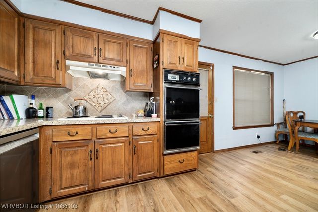 2929 Meadow Creek, Van Buren, AR 72956