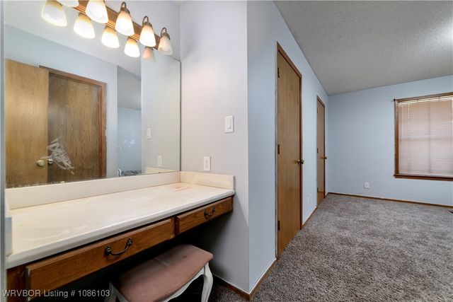 2929 Meadow Creek, Van Buren, AR 72956