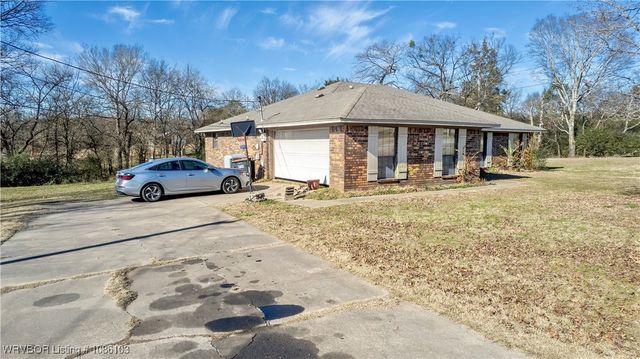 2929 Meadow Creek, Van Buren, AR 72956