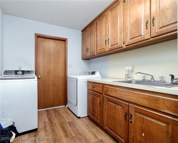 2929 Meadow Creek, Van Buren, AR 72956