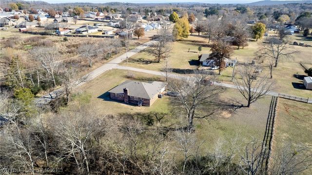 2929 Meadow Creek, Van Buren, AR 72956