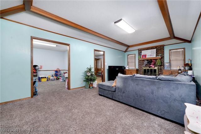 2929 Meadow Creek, Van Buren, AR 72956