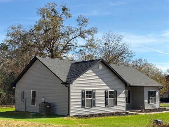 2 Heyward Avenue, Honea Path, SC 29654