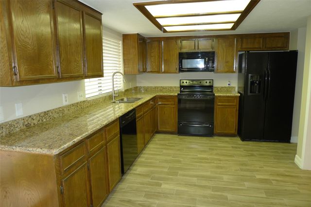 14223 Whitecross Drive, Houston, TX 77083