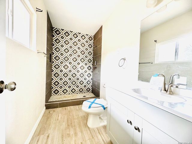 25 Sunrise Dr., Pleasanton, TX 78064