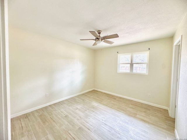 25 Sunrise Dr., Pleasanton, TX 78064