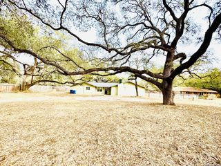 25 Sunrise Dr., Pleasanton, TX 78064