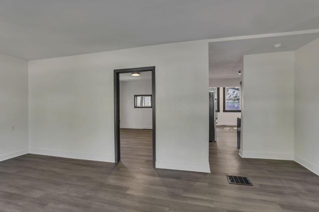 141 S Kensington Place, Springfield, OH 45504