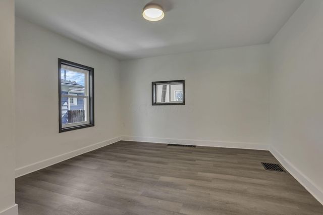 141 S Kensington Place, Springfield, OH 45504