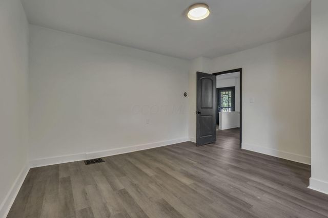 141 S Kensington Place, Springfield, OH 45504