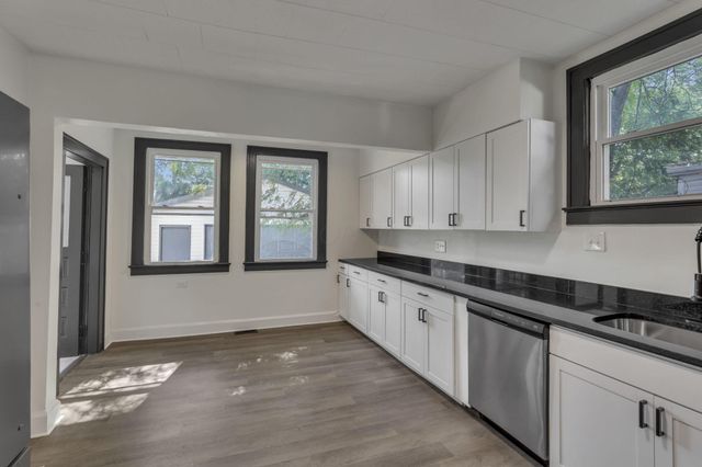 141 S Kensington Place, Springfield, OH 45504