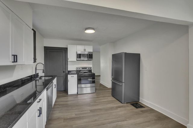 141 S Kensington Place, Springfield, OH 45504