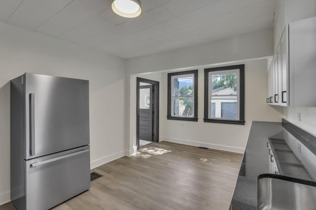 141 S Kensington Place, Springfield, OH 45504