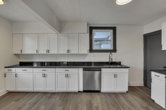 141 S Kensington Place, Springfield, OH 45504