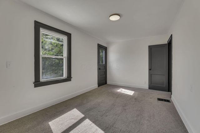 141 S Kensington Place, Springfield, OH 45504